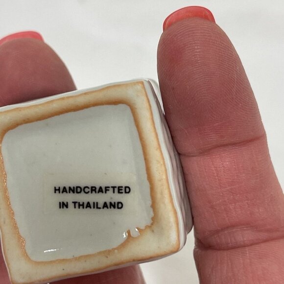 Kitty Cat in Basket Hand Painted Flowers Ceramic Crafted in Thailand Vintage - Picture 3 of 10